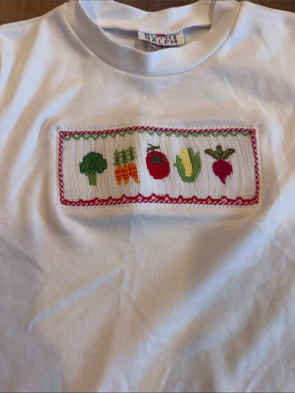 White Kids' Short Sleeve T-Shirt with Vegetable Appliqué size 5 - Picture 2 of 2